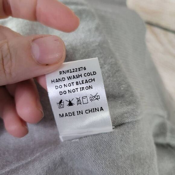 Mustard Seed Women's Round Neck Light Gray Sweater Size Medium - Picture 7 of 7